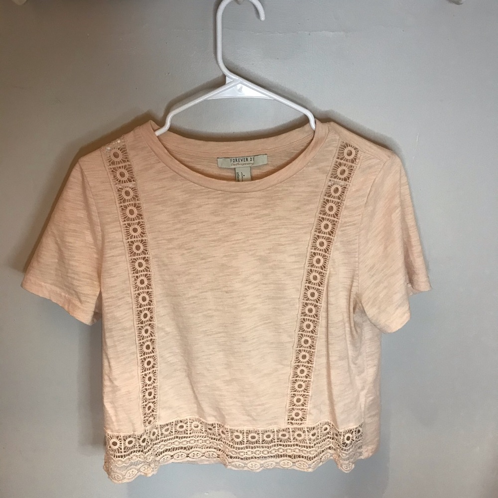 FOREVER21 pink cropped tee-shirt